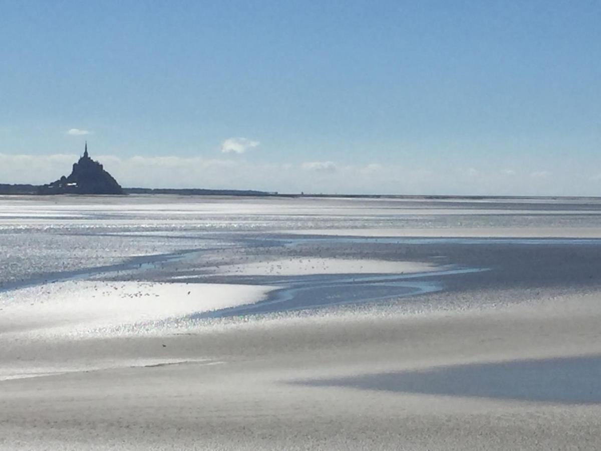 A Proximite De La Baie Du Mont Michel Avranches